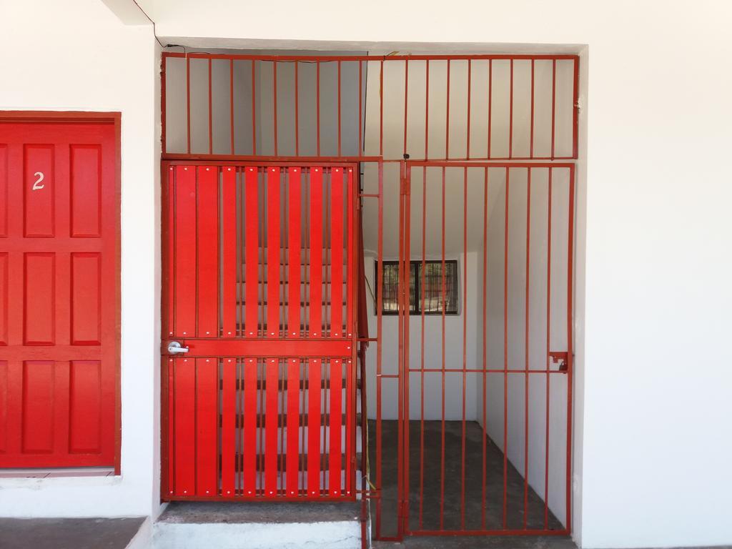 Adanesne Apartments Ensenada Eksteriør bilde